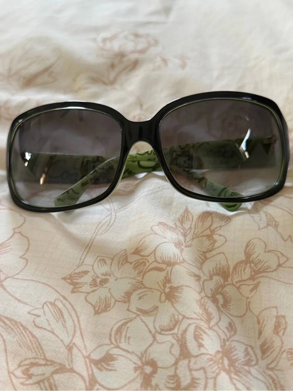 Authentic Coach Ginger Women's Black oversized Sunglasses S496